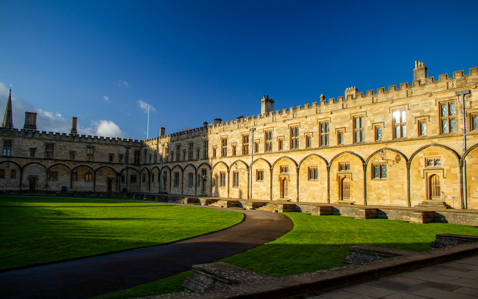 Osteopathy in Oxford: What It Is and When It May Help